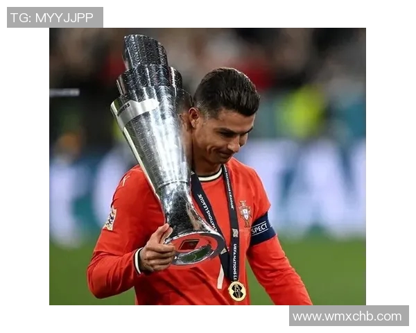 足球历史上的传奇巨星们C罗之前的辉煌岁月与他们的影响力